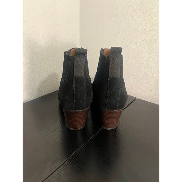 Franco Sarto  Black suede booties. - Picture 3 of 5